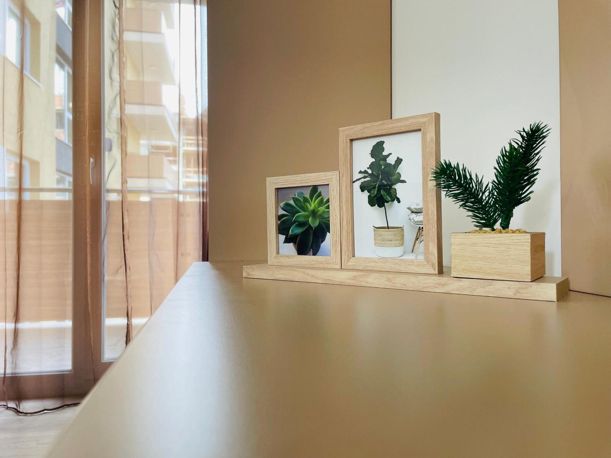 Mountain Crib In Urban Plaza W. Parking & Netflix Apartment Brasov Bagian luar foto